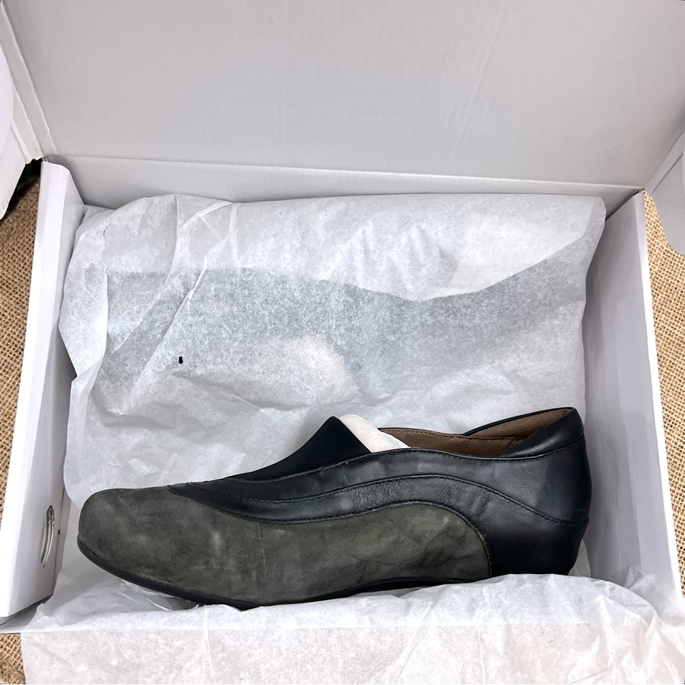 NIB Earthies Ferro Suede Leather Flats Loafers Shoes Dark Grey 8.5B - Picture 11 of 12